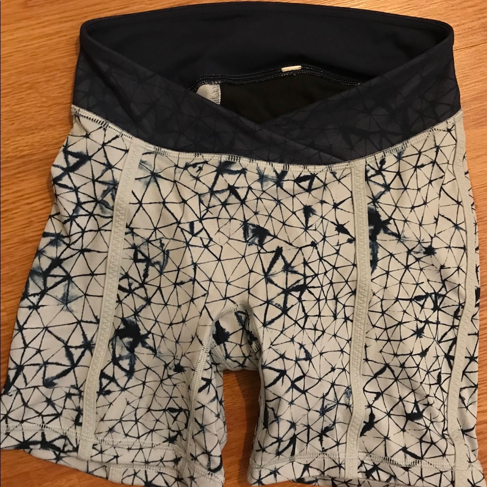 Lululemon Bicycle Shorts size 6